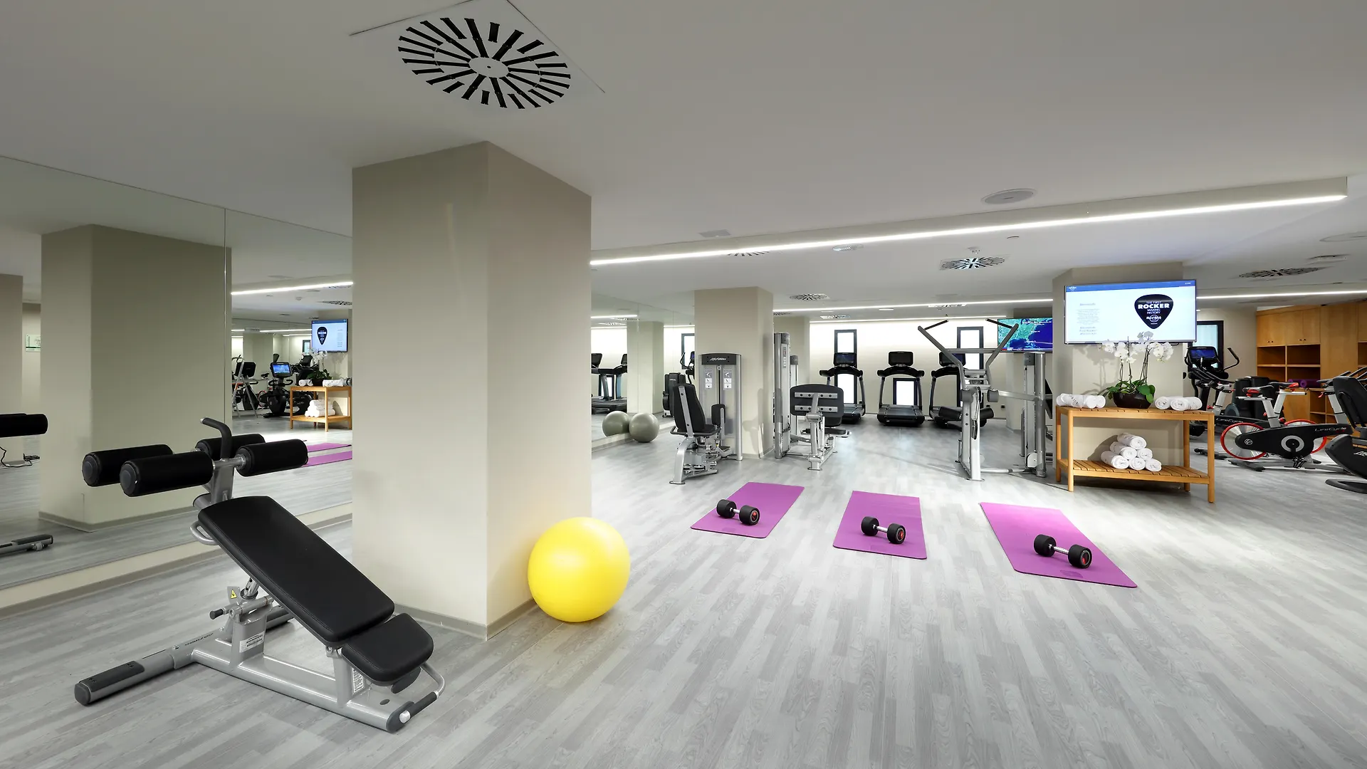 אדחה Hard Rock Hotel Tenerife ספרד