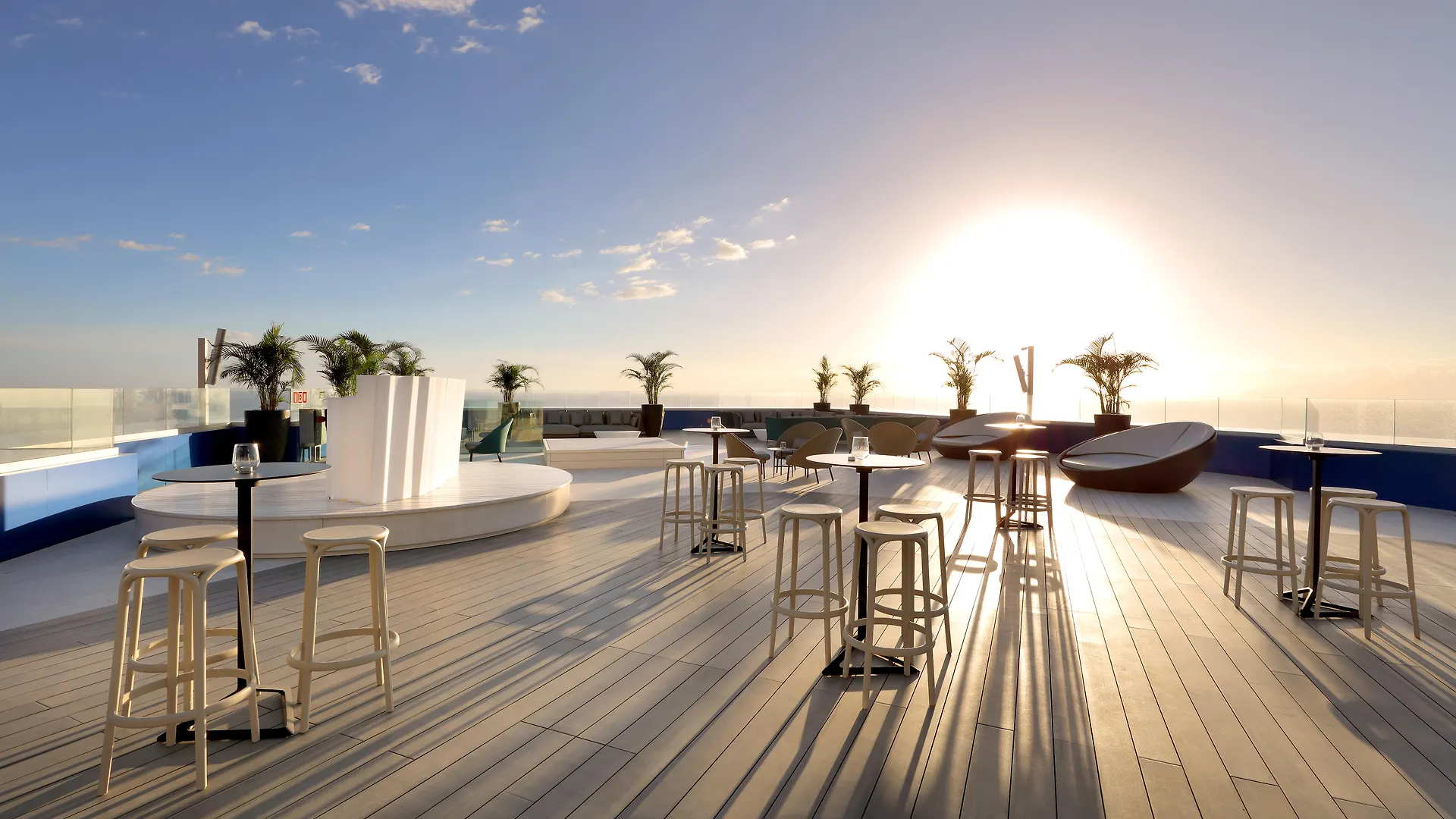 אדחה Hard Rock Hotel Tenerife 5*,